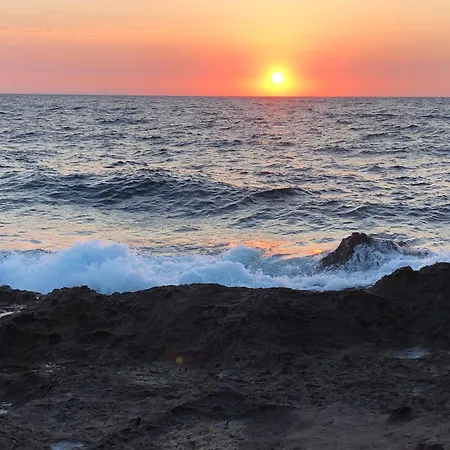 Villa Plaja Cok Yakin Tarihi Tas Ev