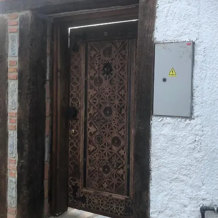 Plaja Cok Yakin Tarihi Tas Ev Villa *